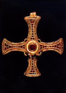 They dug out some bling too, but whatever. (Pic from Durham Cathedral postcards.)