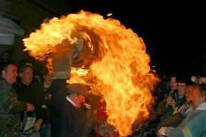 I'm not going to try and rugby tackle him, for sure. (Pic from otterytarbarrels.co.uk)