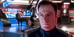 Close up of Jason Isaacs as Captain Lorca in Star Trek: Discovery